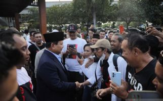 Prabowo Subianto Disambut Pendukung Gibran dan Jokowi, Bolone Mase Heboh - JPNN.com