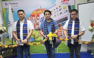 Menuju Masa Depan Hijau, FIFGroup Resmikan Solar Panel ke-13 di Kantor Cabang Makassar - JPNN.com