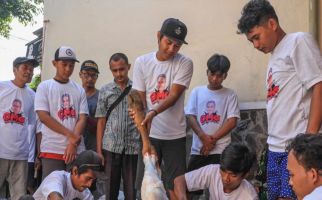 Orang Muda Ganjar Jatim Sembelih Hewan Kurban untuk Warga di Surabaya - JPNN.com