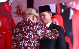 Angka Stunting di Klungkung Turun, Bupati Suwirta Terima Penghargaan - JPNN.com