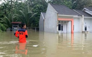 Selain Banjir, Longsor juga Terjadi di Pangandaran - JPNN.com