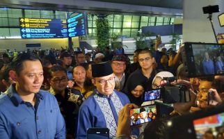 Anies Bertemu Ganjar di Makkah, Ternyata Ini yang Dibahas - JPNN.com