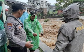 Korban Terseret Arus Saat Banjir di Kabupaten Malang Ditemukan Sudah Meninggal Dunia - JPNN.com