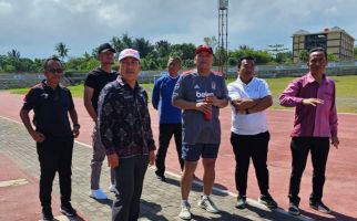 Manajemen Lombok FC Bantu Renovasi GOR Turide Mataram - JPNN.com