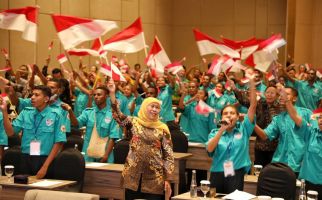 Pesan Khofifah kepada 155 Siswa Papua Sekolah di SMA/SMK Jatim Lewat Program ADEM - JPNN.com