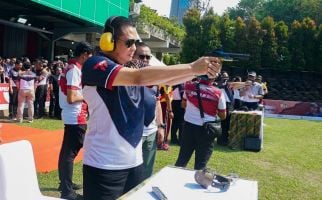 Bamsoet Raih Juara 2 di Kejuaraan Menembak Kapolri Cup 2023 - JPNN.com