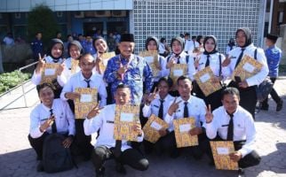 344 Guru di Situbondo Terima SK PPPK, Bupati Karna Suwandi Berpesan Begini - JPNN.com