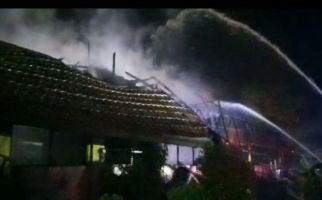 Kebakaran Melanda Gedung SDN 9 Langkai Kota Palangka Raya - JPNN.com