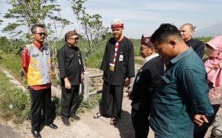 Ganjar Perbaiki Jalan di Temanggung Untuk Tingkatkan Aktivitas Pertanian - JPNN.com