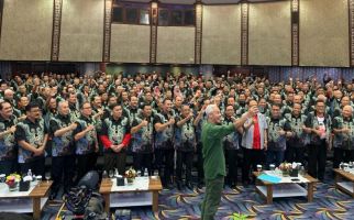 Ngopi Bersama 1.000 Purnawirawan TNI-Polri, Ganjar Dapat Masukan Soal Strategi Hankam - JPNN.com