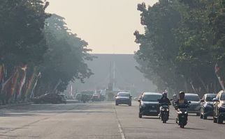 Kabut Tebal Selimuti Kota Pekanbaru, BMKG: Bukan Asap - JPNN.com