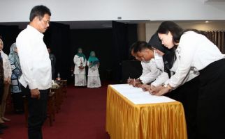 929 PPPK Guru di Batam Terima SK, Hasnah: Ini Bukti Mereka Sudah Diangkat sebagai ASN - JPNN.com