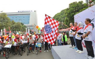 Mengucap Bismillah, Menaker Ida Lepas Peserta Fun Bike & Fun Walk HUT ke-76 Kemnaker - JPNN.com