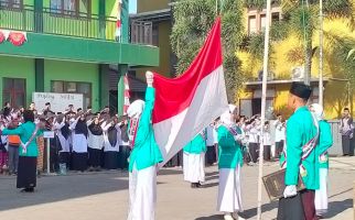 HUT ke-78 RI, Ponpes Sa'adatuddaroin Gelar Upacara dengan Kekhasan & Keunikan Pesantren - JPNN.com