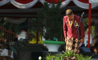Ganjar Menunduk Lalu Ucapkan Terima Kasih kepada Masyarakat Jawa Tengah - JPNN.com