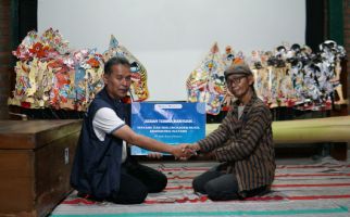 Desa Sukorejo Dapat Bantuan Wayang & Congyang dari Indra Karya, Senang Sekali  - JPNN.com