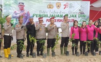 Polri Lestarikan Negeri, Polres Rohil Tanam 2.300 Bibit Pohon untuk Masa Depan - JPNN.com