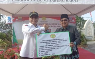 Wamentan Dorong Petani-Pengusaha Perkuat Kolaborasi Hilirisasi dan Inovasi Kelapa Dalam - JPNN.com