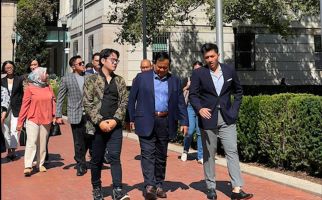 Prabowo Menyapa Mahasiswa Indonesia di Kampus Columbia University - JPNN.com