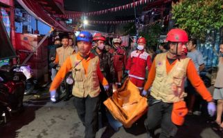 Satu Keluarga Tewas dalam Kebakaran di Jakut, AKP Alex Chandra Ungkap Fakta Ini - JPNN.com