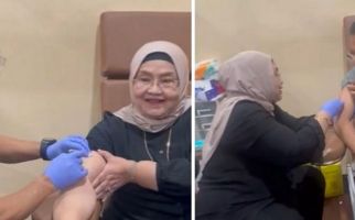 Terawan Agus Putranto dan Siti Fadilah Supari Saling Suntik, Pantas Awet Muda - JPNN.com