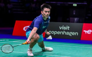 Ada Darah & Kartu Kuning, Vitidsarn jadi Juara Dunia BWF 2023 - JPNN.com