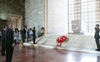 Turkiye Rayakan Hari Kemenangan, Erdogan Menyekar Makam Kemal Ataturk - JPNN.com