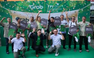 Grab Kembali Berikan Mobil Kepada Ratusan Mitra Pengemudi Gold Kapten - JPNN.com