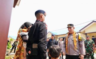 Kapolri Meninjau Rumah Dinas Baru Personel Brimob Kalbar, Ini Pesannya - JPNN.com