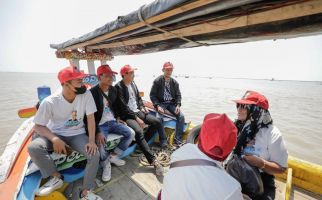 Komunitas Nelayan Pendukung Ganjar Ramaikan Pesta Laut Nadran di Cirebon - JPNN.com