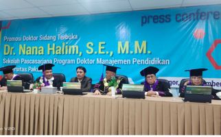 Nana Halim Jadi Doktor Manajemen Pendidikan ke-230 di Universitas Pakuan - JPNN.com