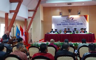 Sah, Anggota DPR Wayan Sudirta Resmi Bergelar Doktor Hukum - JPNN.com