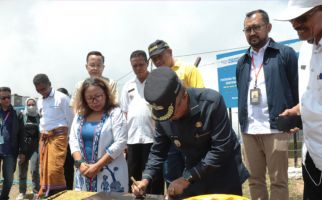Bupati Timor Tengah Selatan Resmikan Teknologi Pengubah Udara menjadi Air   - JPNN.com