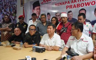 Aktivis Bareng Relawan Dukung Prabowo Kumpul di Rumah Pemenangan Prabowo, Lihat - JPNN.com