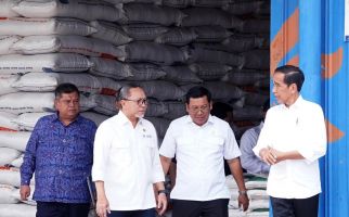 Dampingi Jokowi, Zulhas Ungkap Alasan Penyaluran Bansos Beras Dipercepat - JPNN.com