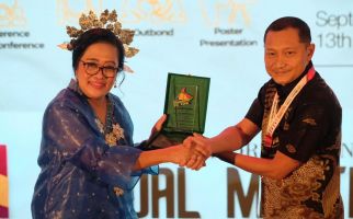 Dokter TNI AL Terima Penghargaan dari Ikatan Ortodonti Indonesia - JPNN.com
