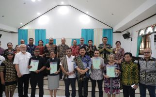Seabad Tanpa Kepastian, Gereja di Kupang Akhirnya Punya Sertifikat - JPNN.com