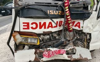 Truk Hino vs Ambulance di Bengkalis, Wanita 65 Tahun Meninggal Dunia - JPNN.com