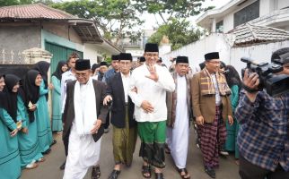 Doakan Anies Jadi Presiden, Ummi Neni Ungkap Sejarah Bung Karno dan Ponpes Syamsul ‘Ulum - JPNN.com