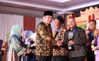 Gubernur Herman Deru Dinobatkan Sebagai Dewan Pembina Inovator oleh Mendagri Tito Karnavian - JPNN.com