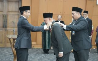 Resmi Menjadi Rektor UNJ 2 Periode, Prof. Komarudin Teringat Peristiwa Mei 2020 - JPNN.com