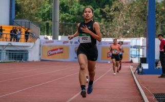 Vira Siswi SMAN 7 Cirebon Pecahkan Rekor Lari 1.000 Meter Energen Champion SAC Indonesia - JPNN.com