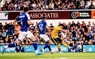 Ipswich vs Wolves: Elkan Baggott cs Menang, Pelatih Wolverhampton Kebingungan - JPNN.com