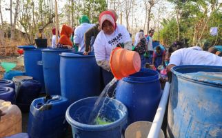 Kiai Muda Ganjar Salurkan Air Bersih dan Bangun Sumur Bor di Bojonegoro - JPNN.com