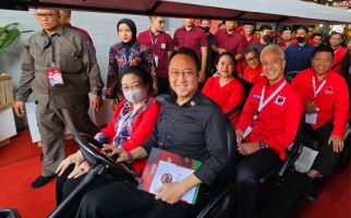 Ditemani Ganjar, Prananda dan Puan, Megawati Kembali Kunjungi Pameran di Arena Rakernas PDIP - JPNN.com