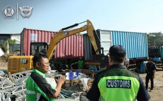 Bea Cukai Tanjung Perak Musnahkan Barang Hasil Penindakan, Jumlahnya Wow - JPNN.com