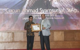 Fraksi PKB Dapat Award Peduli Masyarakat Pedesaan, Cucun Syamsurijal: Kita Berangkat dari Desa - JPNN.com