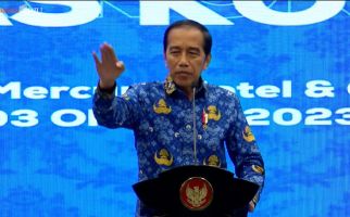 Di Depan ASN, Jokowi Sebut Tak Ada Orang di Indonesia Seperti Dia, Bukan Sombong - JPNN.com