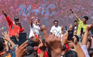 Grup Music Anak Coment Tampil Memukau di Roadshow Sail Teluk Cenderawasih - JPNN.com