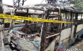 12 Bus TransMusi Palembang Ludes Terbakar, 4 Branwir Dikerahkan untuk Padamkan Api - JPNN.com